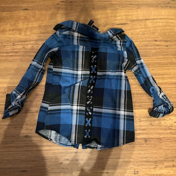 DAYTRIP BUTTON DOWN - Picture 2 of 2